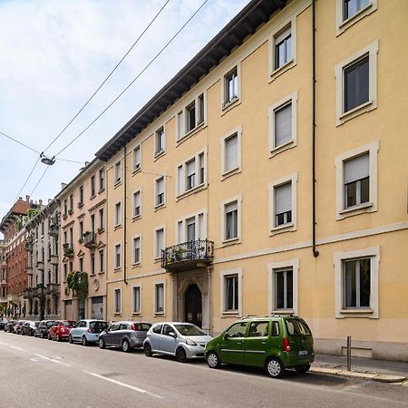Ennio 8 - Bilocale Cool Apartment Milan Bagian luar foto