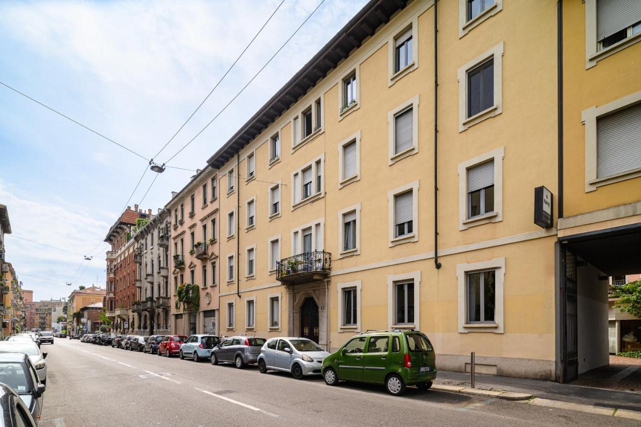 Ennio 8 - Bilocale Cool Apartment Milan Bagian luar foto